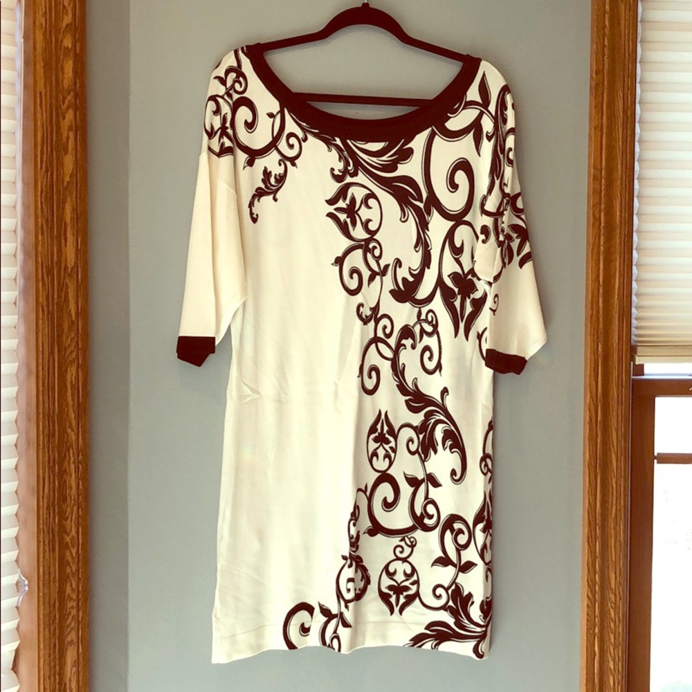 White House Black Market Beautiful mini dress.